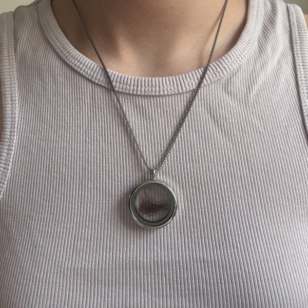 لاکت شیشه ای